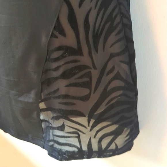 YG Collection Black Cut Out Mesh Zebra Print Mini Dress L - Picture 12 of 16